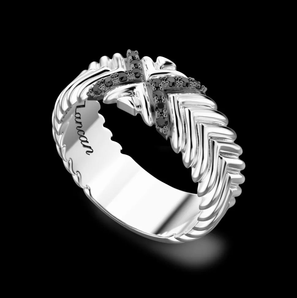 Anello a fascia Zancan in argento con pietre nere.