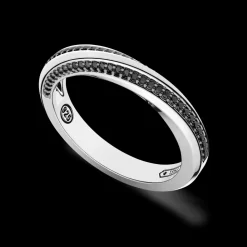 Anello a fede Zancan in argento e pietre nere.