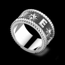 Anello a fede Zancan in argento con punti cardinali.