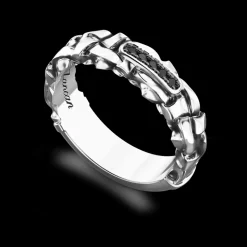 Anello a fede Zancan in argento con pietre nere.