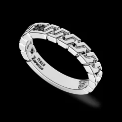Anello a fede Zancan in argento e pietre nere.