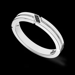 Anello a fede Zancan in argento e pietre nere.