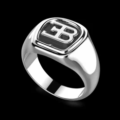 Anello chevalier Bugatti in argento.