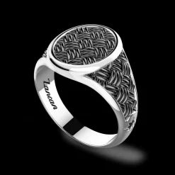 Anello chevalier Zancan in argento brunito.