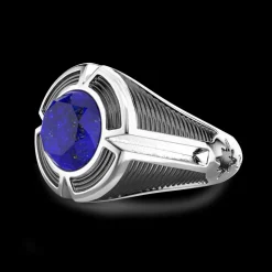 Anello chevalier Zancan in argento con pietra lapis centrale.