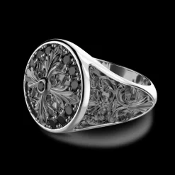 Anello chevalier Zancan in argento e pietre nere.