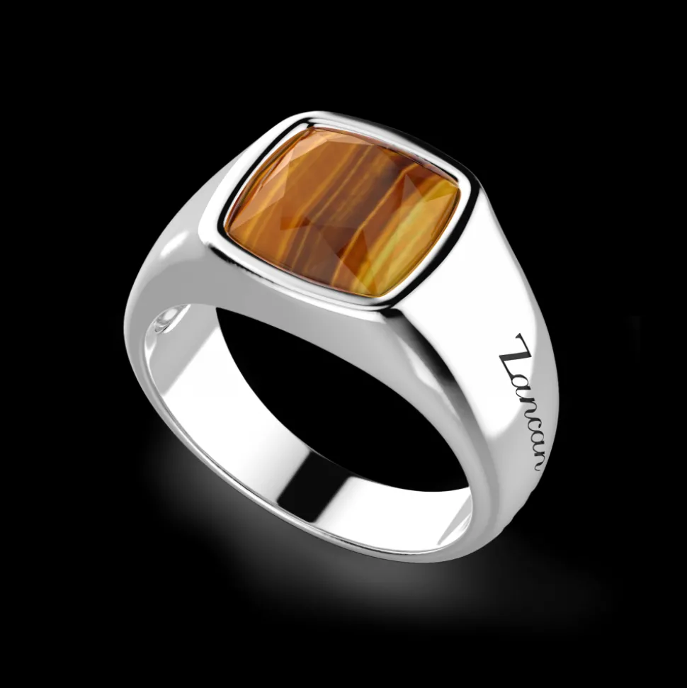 Anello in argento con occhio di tigre.