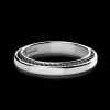 Anello in argento con pietre nere.