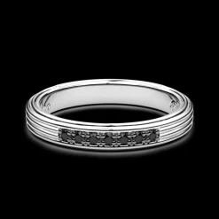 Anello Zancan a fede in argento con pietre nere.