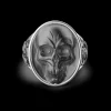 Anello Zancan in argento con teschio evanescente.