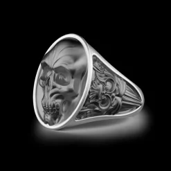 Anello Zancan in argento con teschio evanescente.