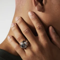 Anello Zancan in oro 18kt con diamante nero.