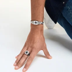 Bracciale Zancan in argento con maglia grumette e targa con rosa dei venti in ceramica.