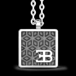 Collana Bugatti con targa in argento.