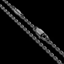 Collana in argento con croce e nodo piccolo.