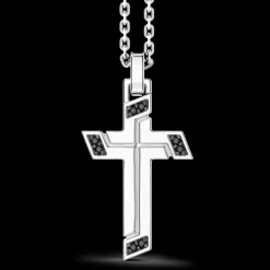 Collana Zancan in argento con pendente a croce e pietre nere.