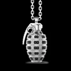 Collana Zancan in argento con granata e pietre nere.