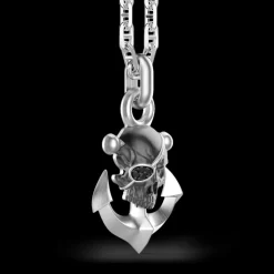 Collana Zancan in argento con pendente a teschio pirata.