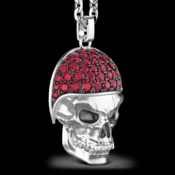 Collana Zancan in argento con pendente teschio biker con pietre rosse.