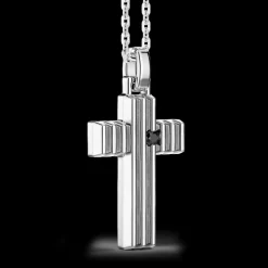 Collana Zancan in argento con pendente croce e pietra nera.