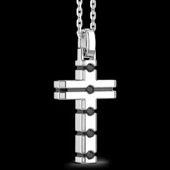 Collana Zancan in argento con pendente croce e pietre nere.