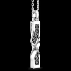 Collana Zancan in argento con pendete a targa verticale.