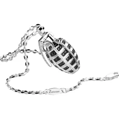 Collana Zancan in argento con granata e pietre  nere.