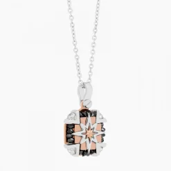 Collana  Zancan in oro bianco con iconica rosa dei venti .