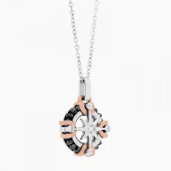 Collana Zancan in oro bianco con iconica rosa dei venti .