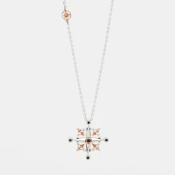 Collana  zancan in oro con pendente rosa dei venti e diamanti.